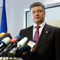 Украинский маразм: президент Порошенко учредил награду для ополченцев Новороссии