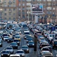 Московским чиновникам на дорогах мешают автомобили из других регионов