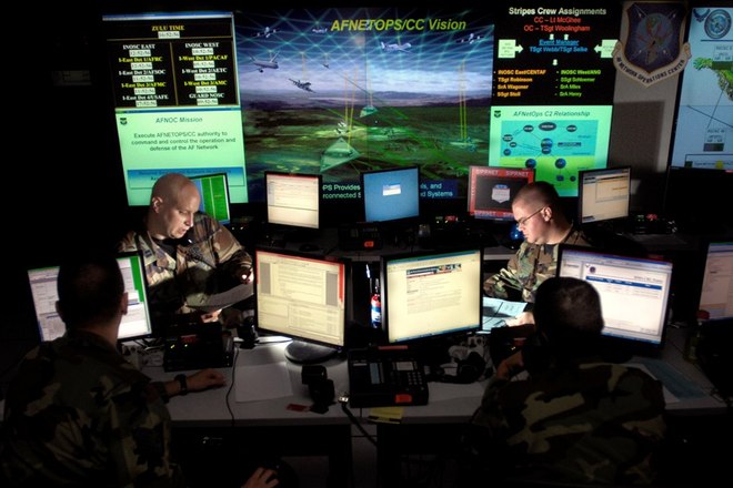 Сотрудники американских спецслужб ведут кибервойну