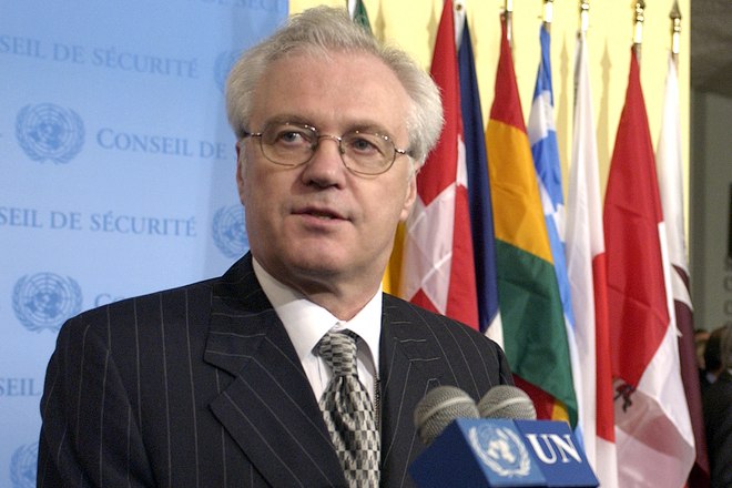 Виталий Чуркин выступает перед журналистами в ООН