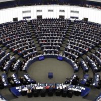 Европарламент призвал разорвать стратегическое партнерство с Россией и насаждать в ней демократию