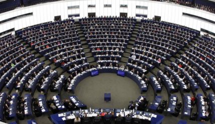 Европарламент призвал разорвать стратегическое партнерство с Россией и насаждать в ней демократию