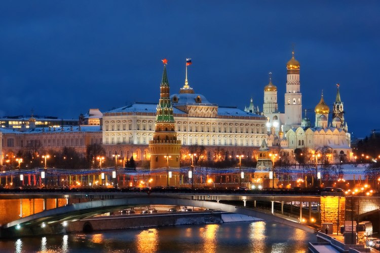 Вид на московский Кремль вечером