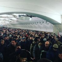 О том, как общественный транспорт Москвы перевозит людей на работу
