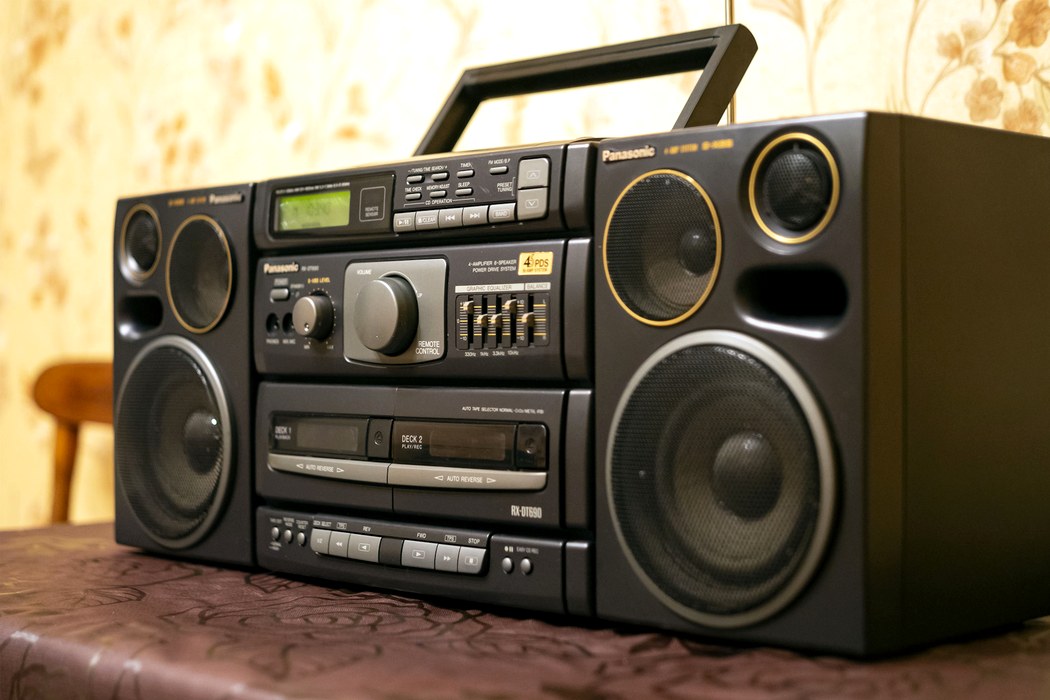 Музыкальный центр Panasonic из 1990-х гг.