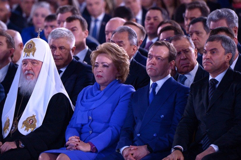 Члены Федерального собрания слушают послание президента