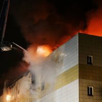Пожар в Кемерово: борьба с последствиями и «жёсткие меры»
